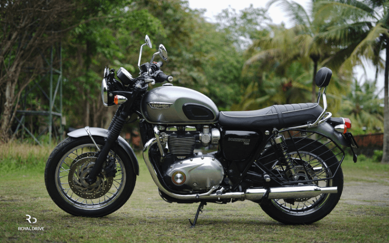 Pre owned store triumph bonneville